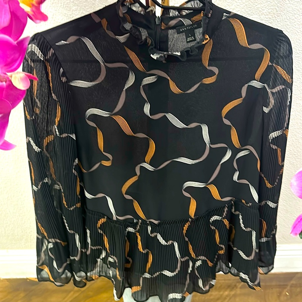 Ann Taylor bell sleeve blouse